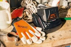 Stihl Laturi AL 101 -Petzl-Työkalukauppa ak10 ak20 ak30 al101 action iii
